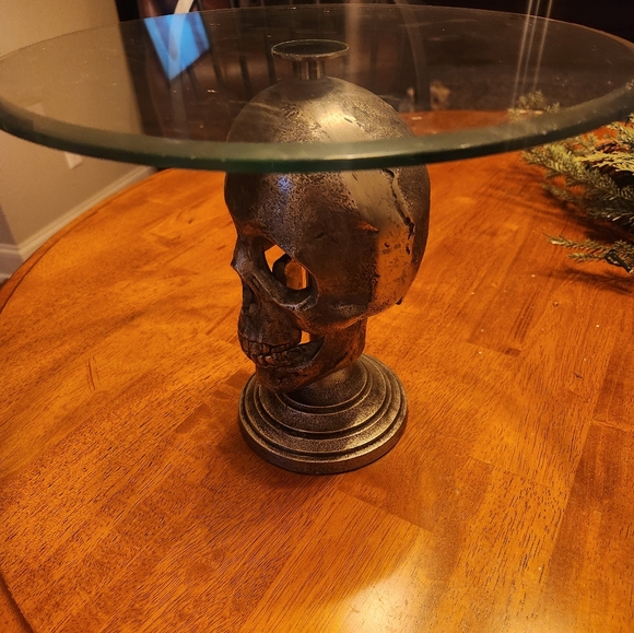 Skull Cake Stand - Picture 4 of 4